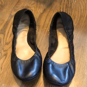 Black ballet flats